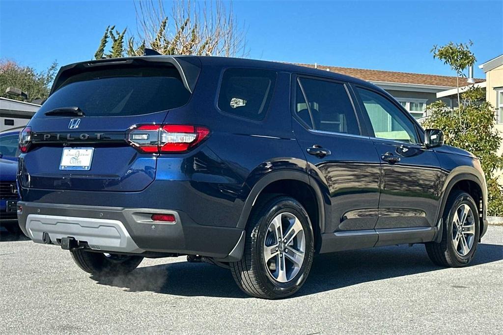 new 2025 Honda Pilot car, priced at $45,645