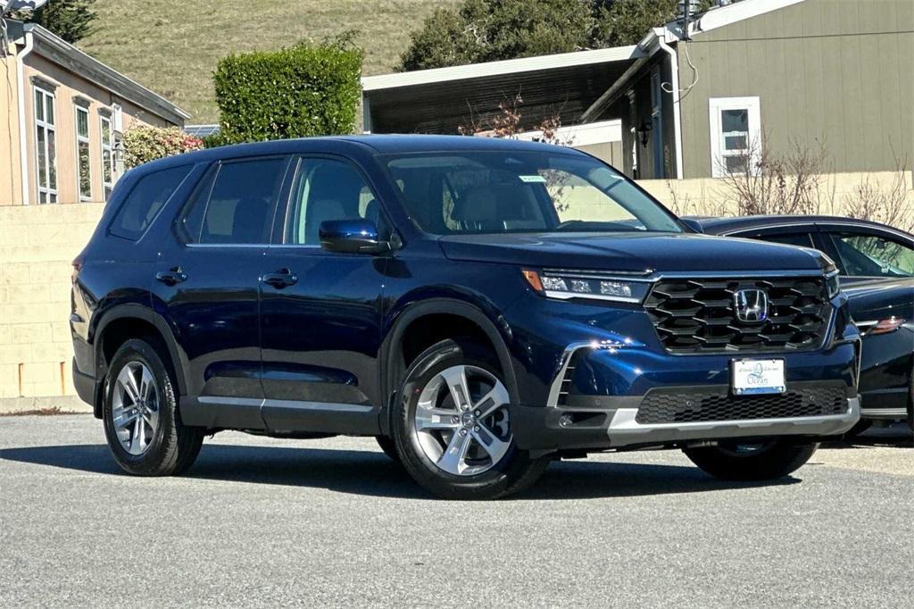 new 2025 Honda Pilot car, priced at $45,645