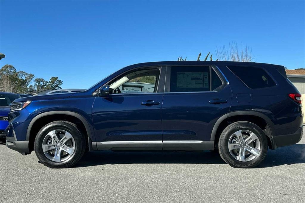 new 2025 Honda Pilot car, priced at $45,645