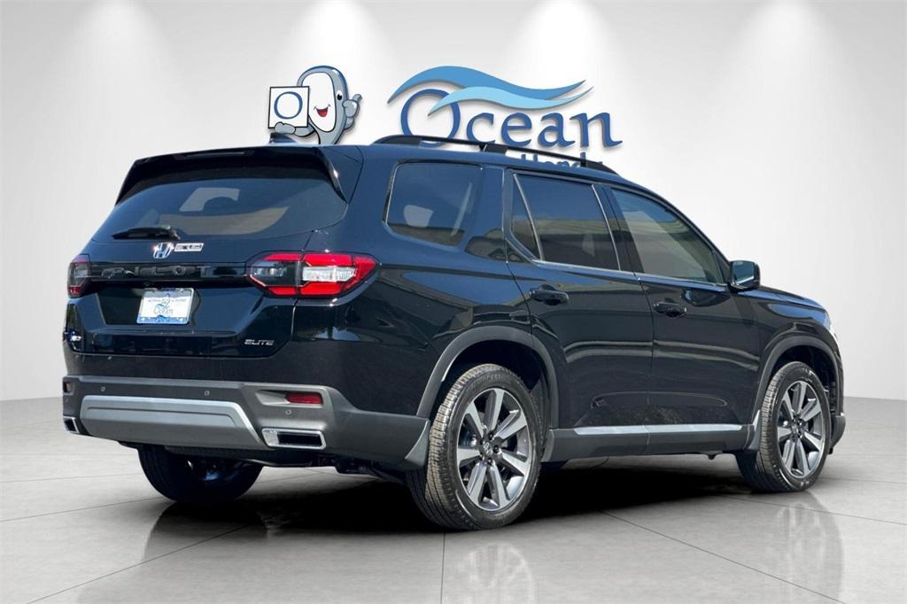 new 2025 Honda Pilot car, priced at $54,575