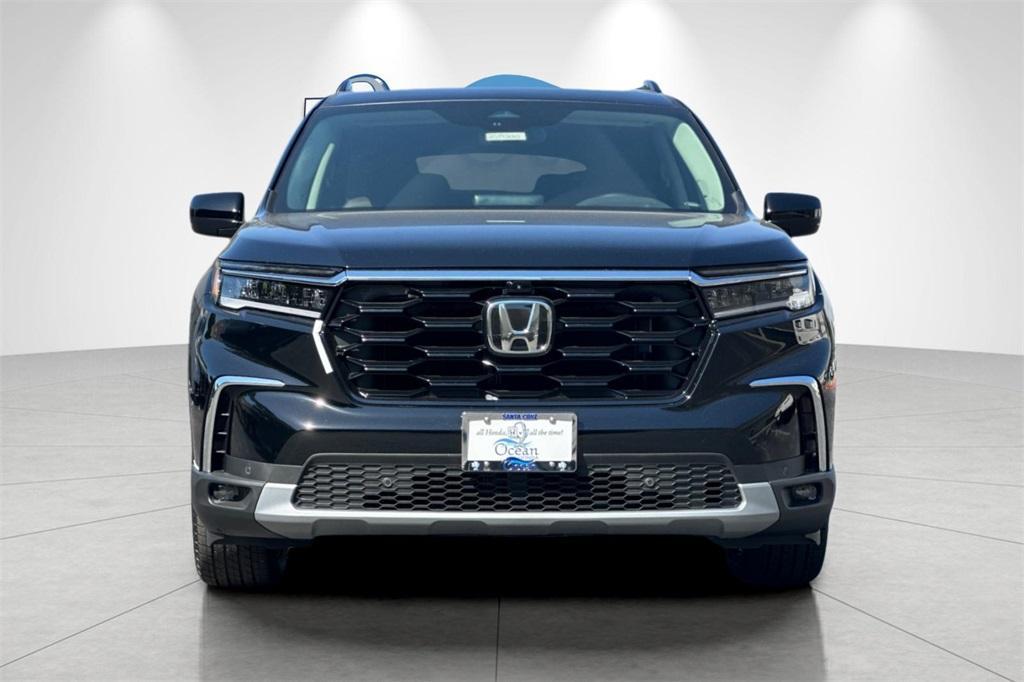 new 2025 Honda Pilot car, priced at $54,575