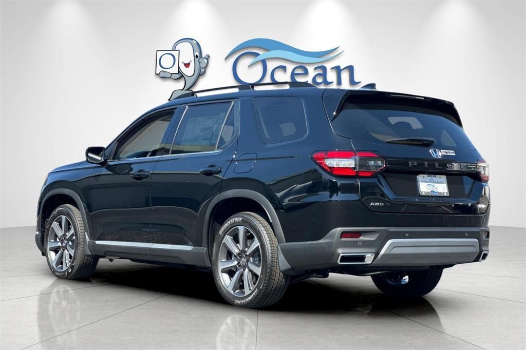 new 2025 Honda Pilot car, priced at $54,575