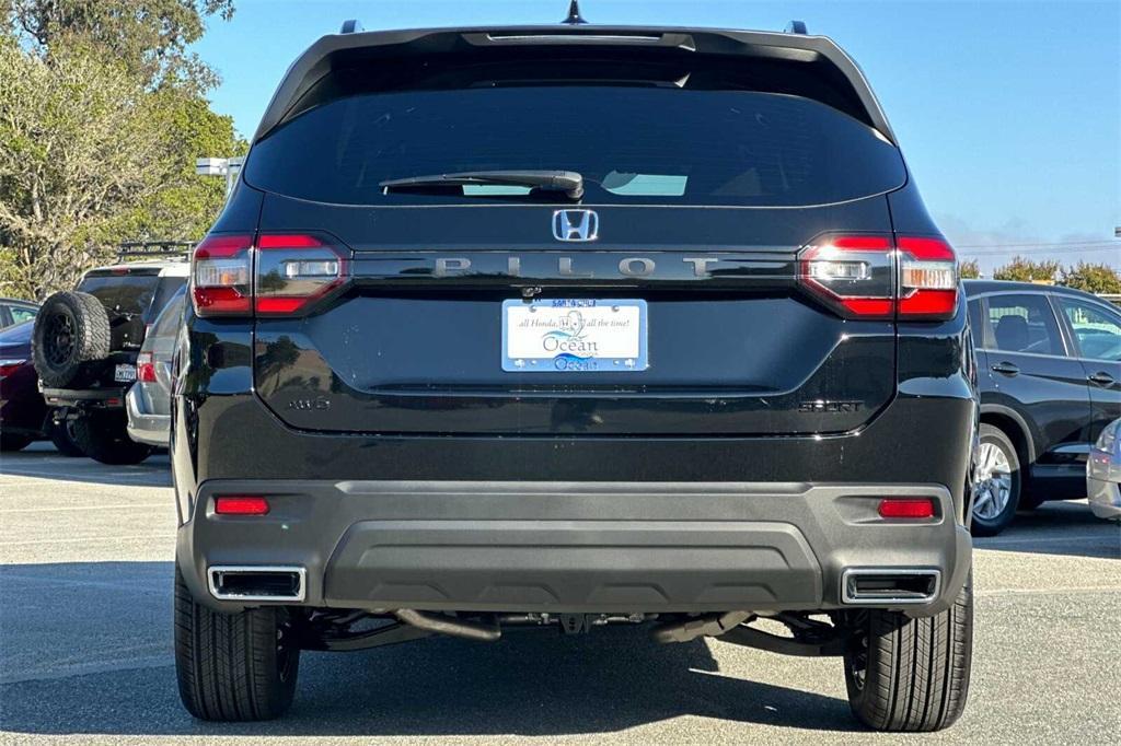 new 2025 Honda Pilot car, priced at $43,695