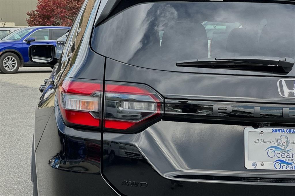 new 2025 Honda Pilot car, priced at $50,850
