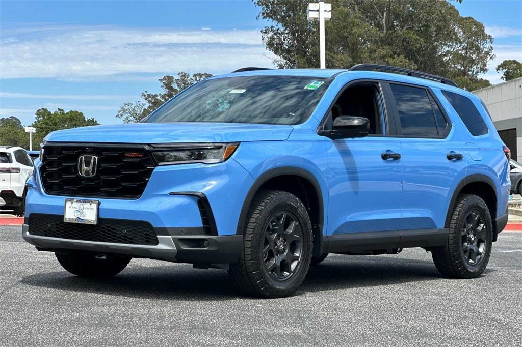 new 2025 Honda Pilot car, priced at $51,250