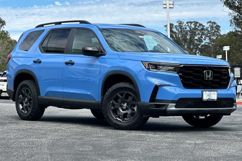 new 2025 Honda Pilot car, priced at $51,250