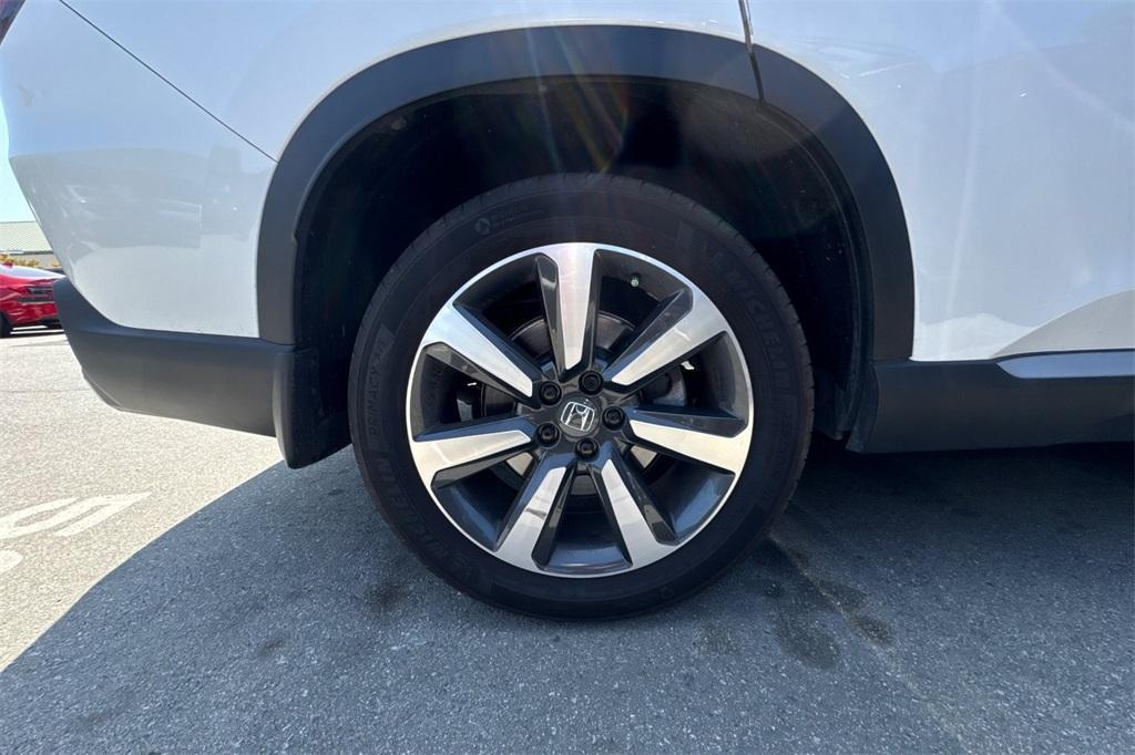 used 2025 Honda Pilot car, priced at $44,875