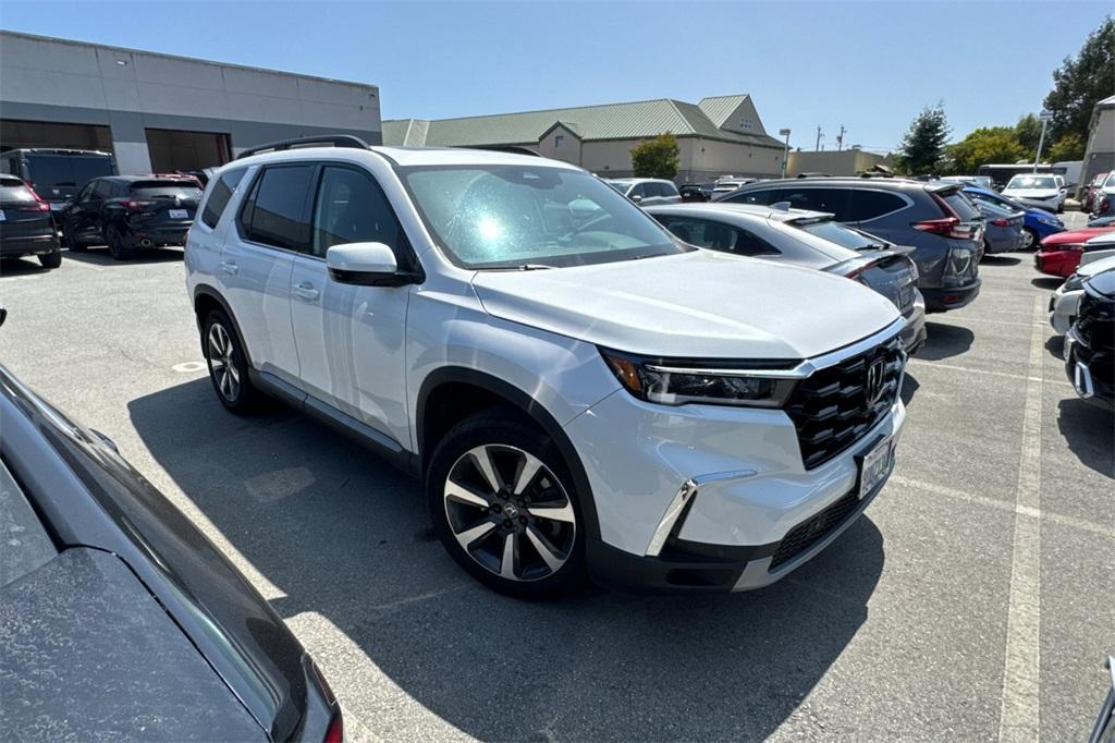 used 2025 Honda Pilot car, priced at $44,875