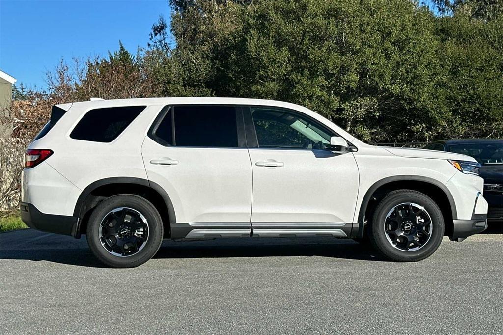 new 2025 Honda Pilot car, priced at $49,650