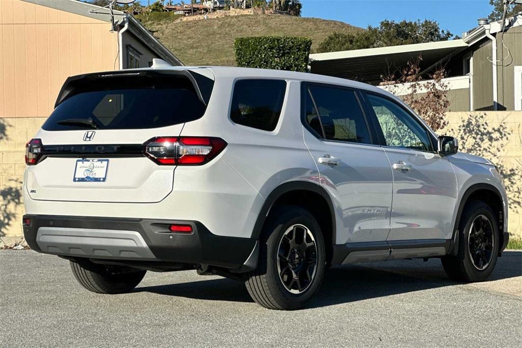 new 2025 Honda Pilot car, priced at $49,650