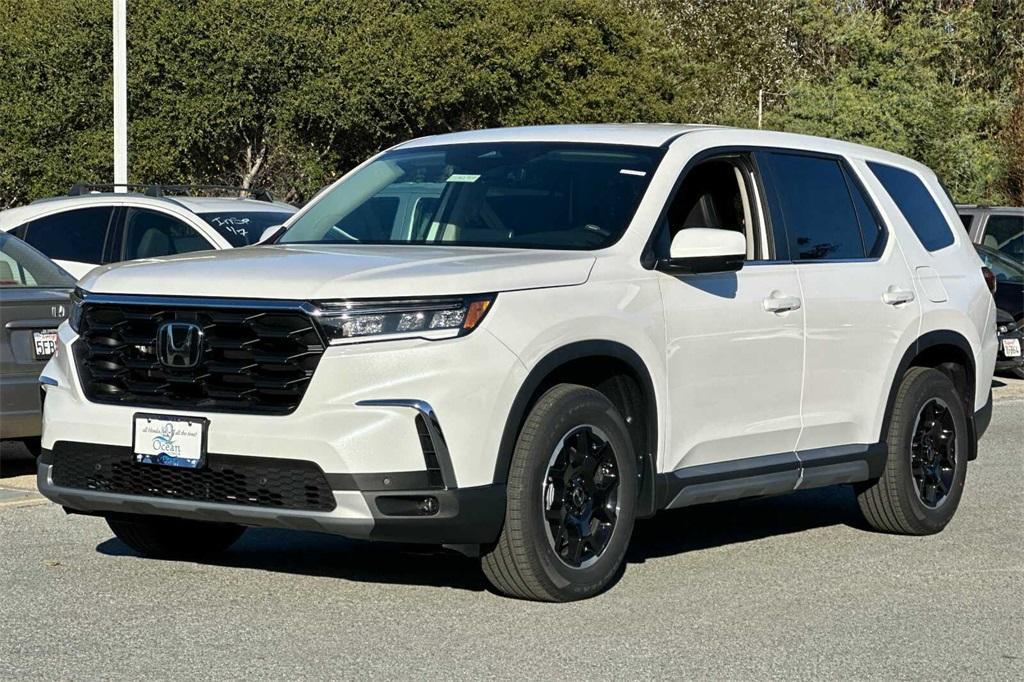 new 2025 Honda Pilot car, priced at $49,650