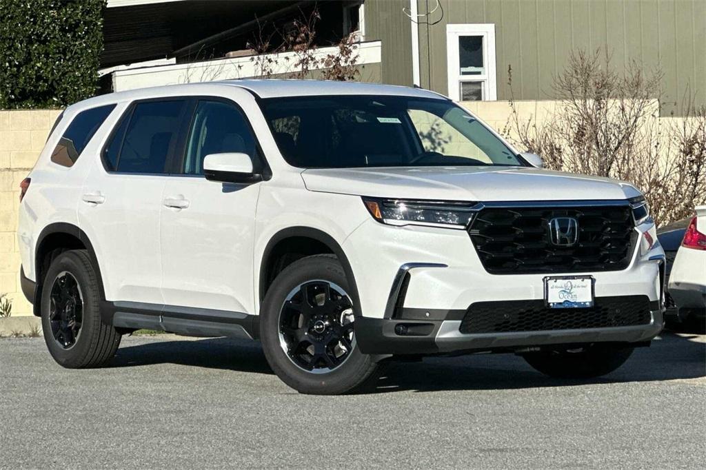 new 2025 Honda Pilot car, priced at $49,650