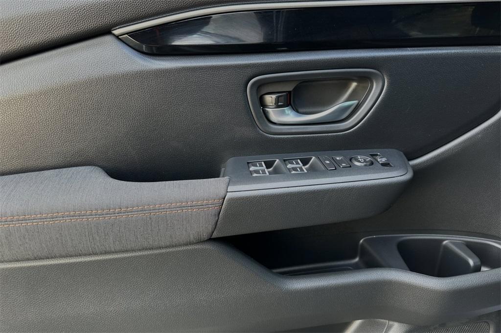 new 2025 Honda Pilot car, priced at $44,205