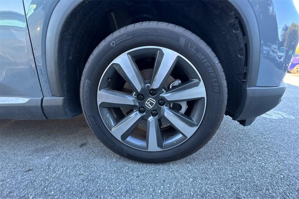 used 2025 Honda Pilot car, priced at $42,997