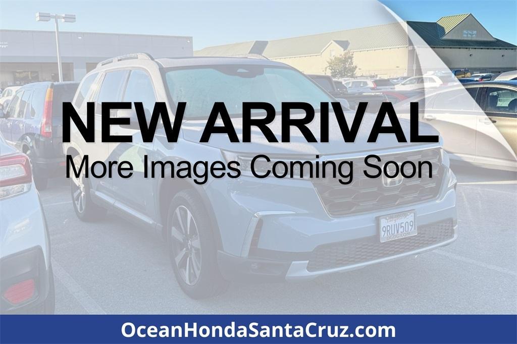 used 2025 Honda Pilot car, priced at $42,997
