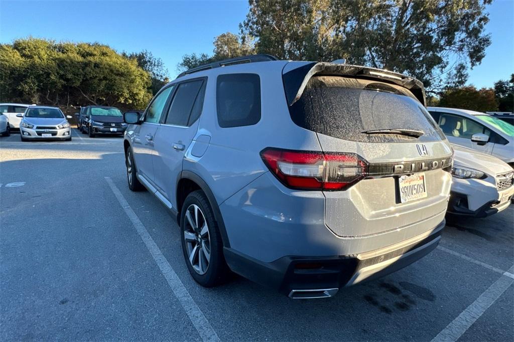 used 2025 Honda Pilot car, priced at $42,997