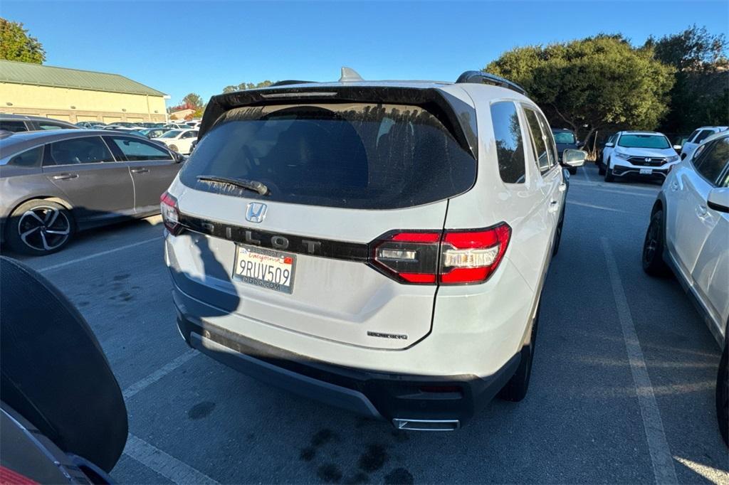 used 2025 Honda Pilot car, priced at $42,997