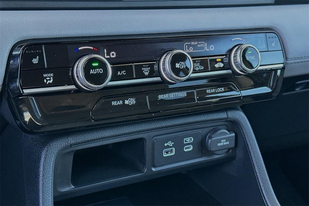 new 2025 Honda Pilot car, priced at $47,505