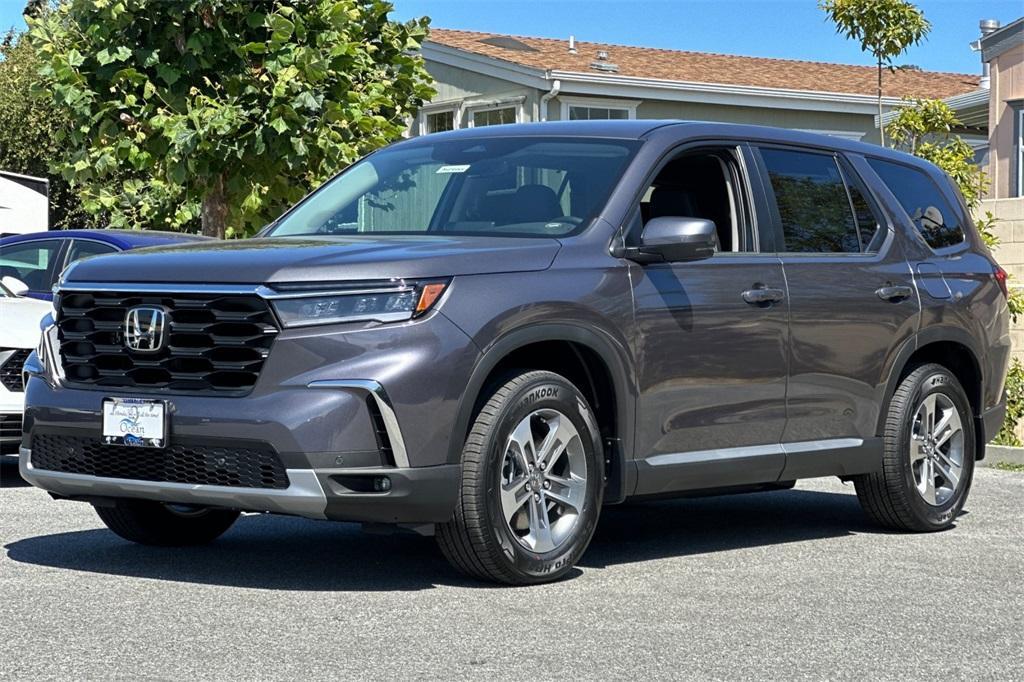 new 2025 Honda Pilot car, priced at $44,950