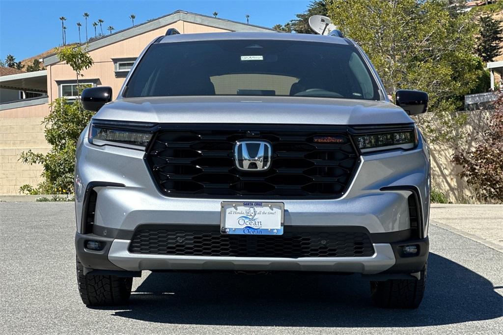 new 2025 Honda Pilot car, priced at $50,850