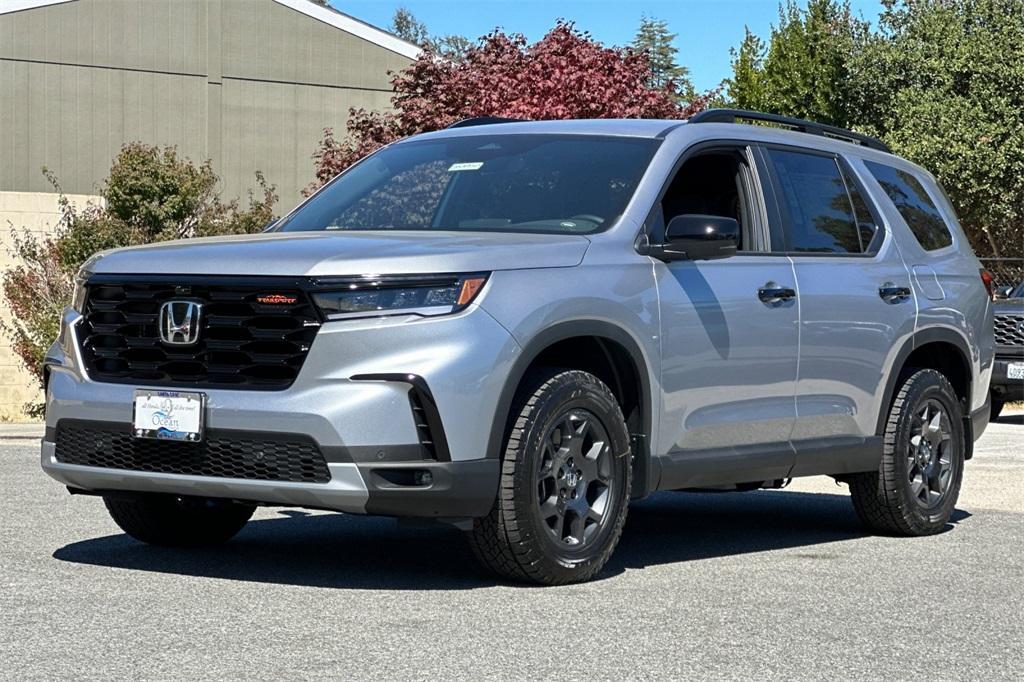 new 2025 Honda Pilot car, priced at $50,850