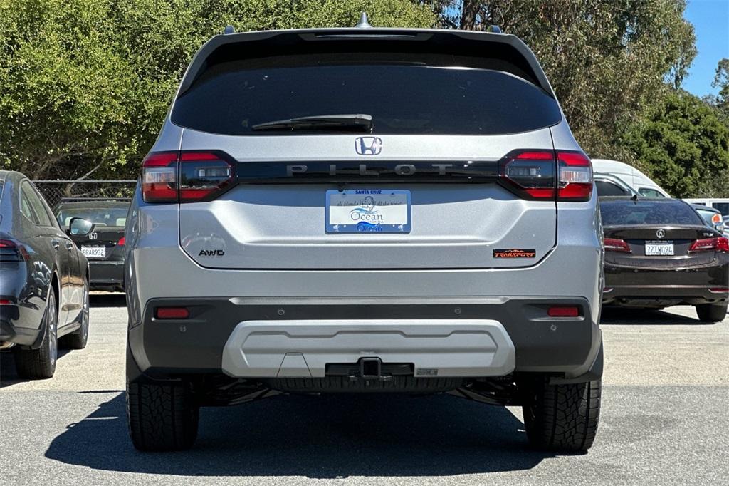 new 2025 Honda Pilot car, priced at $50,850