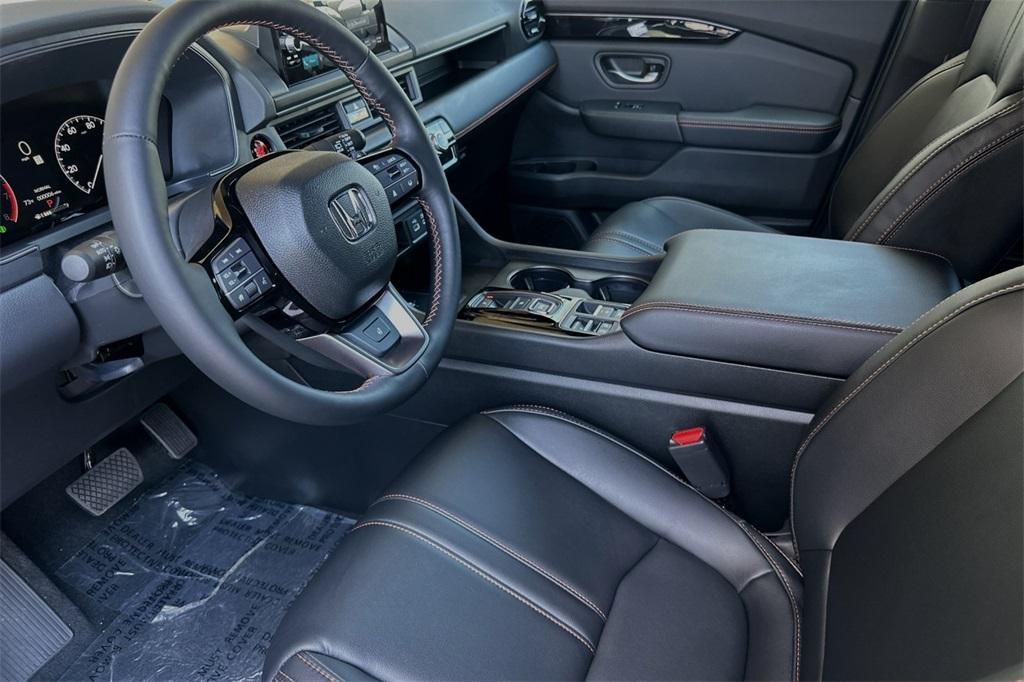 new 2025 Honda Pilot car, priced at $50,850