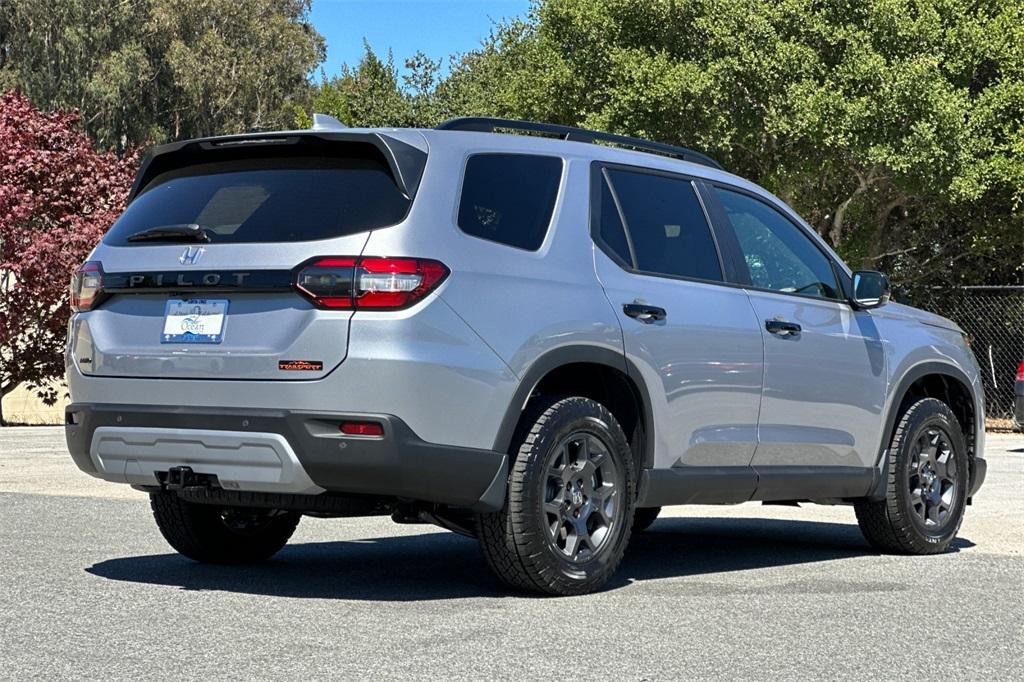 new 2025 Honda Pilot car, priced at $50,850