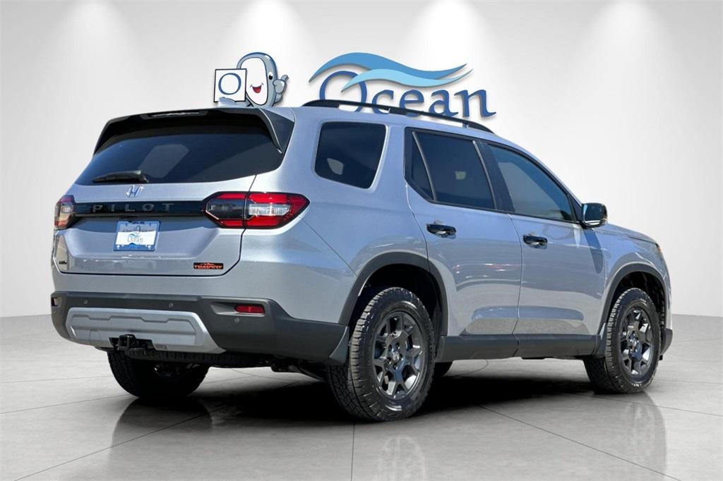 new 2025 Honda Pilot car, priced at $50,850