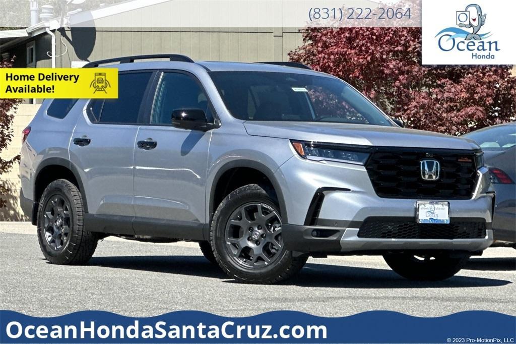 new 2025 Honda Pilot car, priced at $50,850