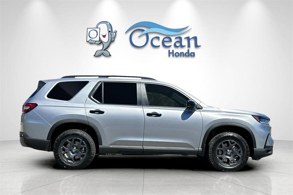 new 2025 Honda Pilot car, priced at $50,850