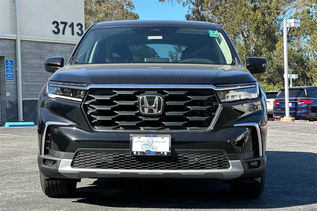 new 2025 Honda Pilot car, priced at $46,995