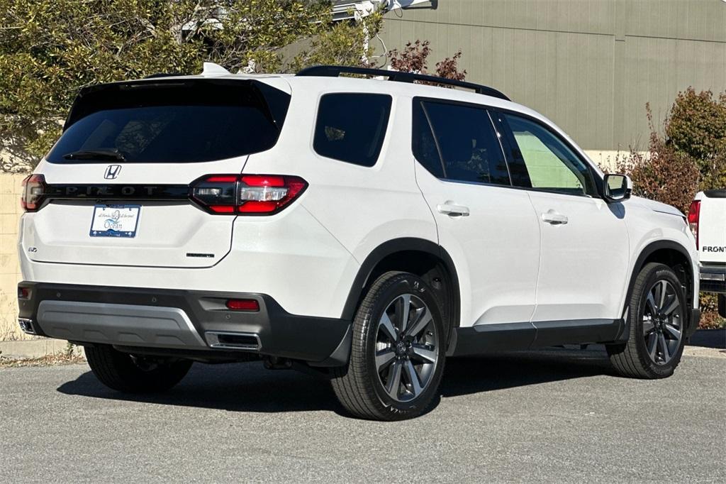 new 2025 Honda Pilot car, priced at $50,055