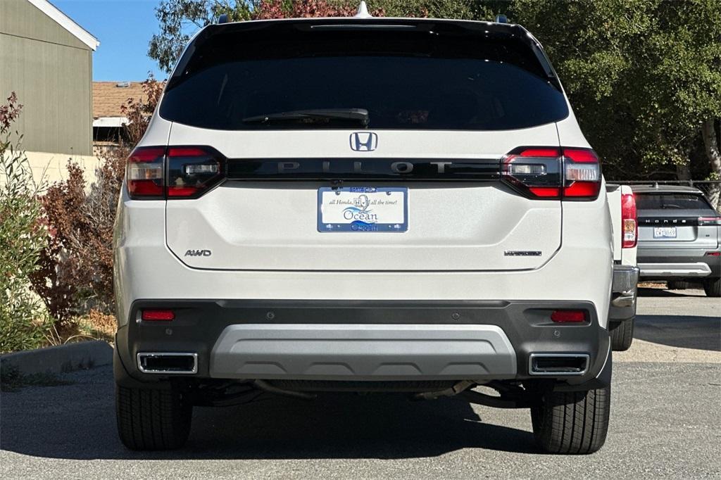 new 2025 Honda Pilot car, priced at $50,055