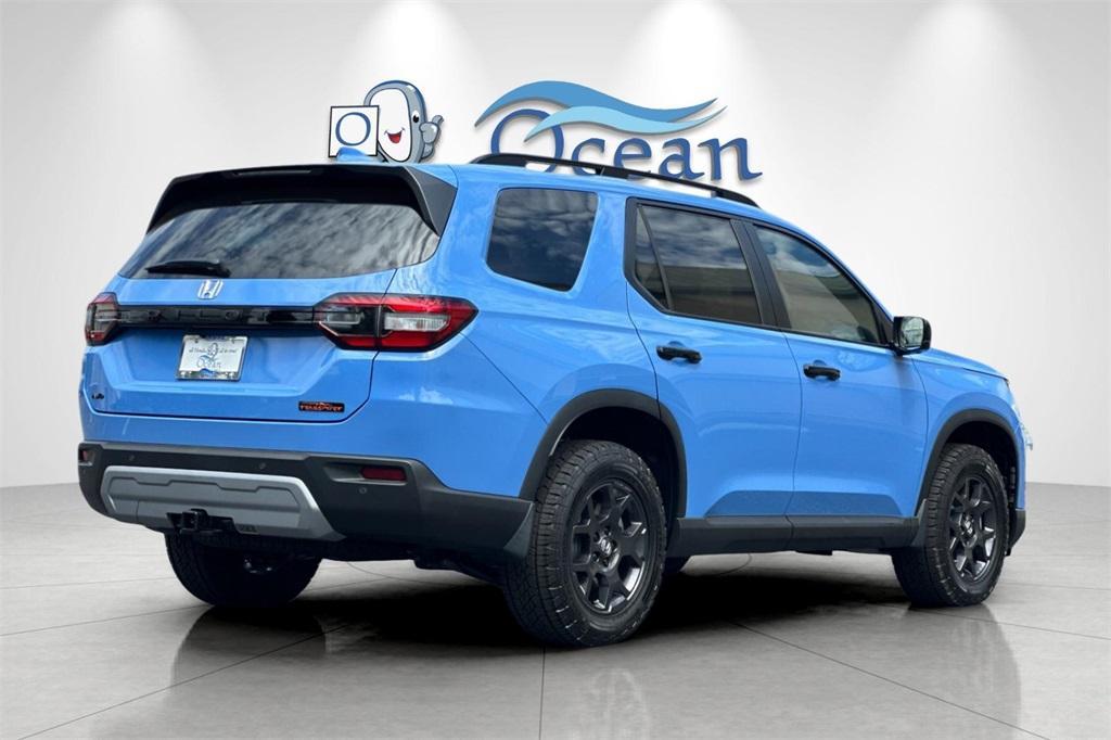 new 2025 Honda Pilot car, priced at $51,350