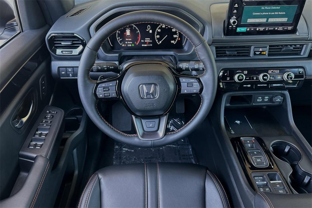new 2025 Honda Pilot car, priced at $51,350