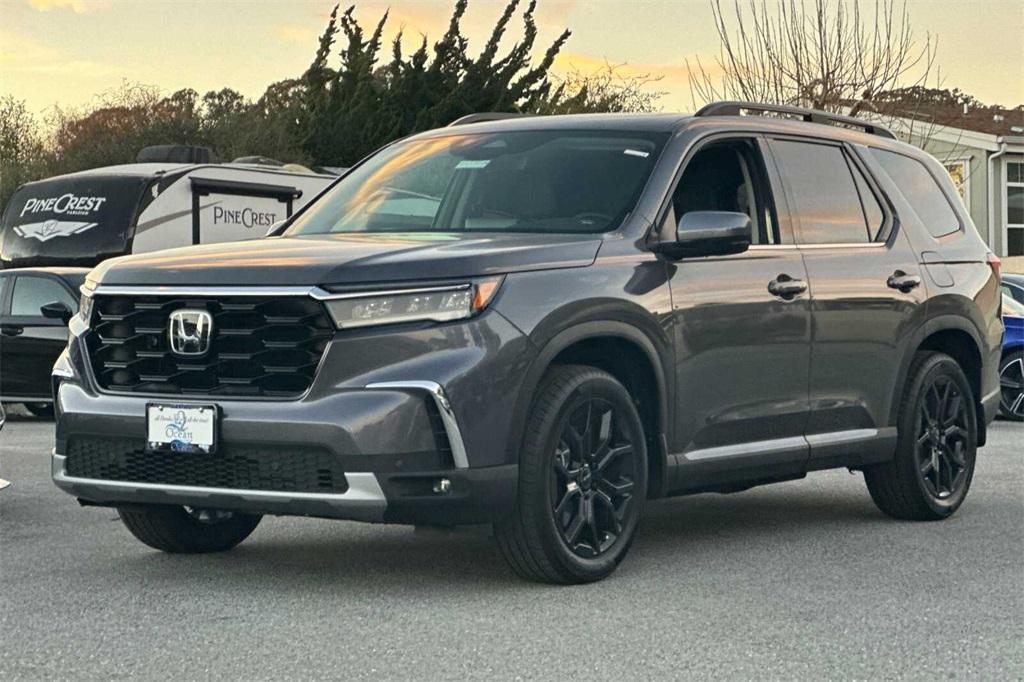 new 2025 Honda Pilot car, priced at $50,795