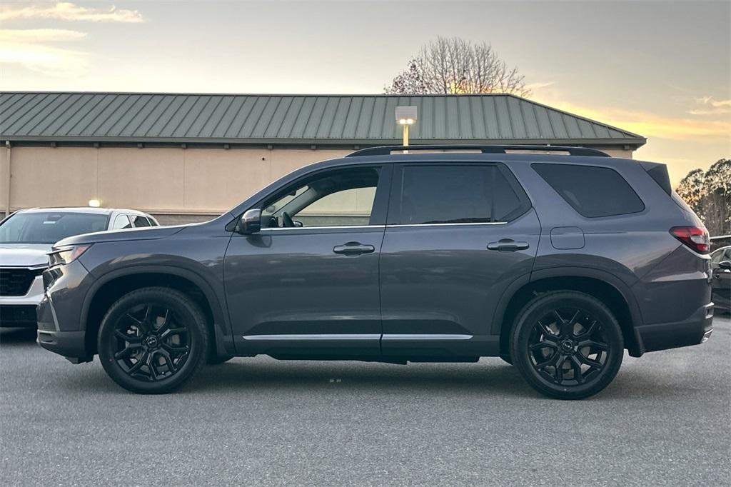 new 2025 Honda Pilot car, priced at $50,795