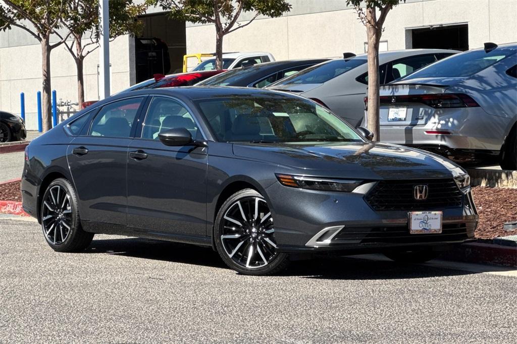 new 2025 Honda Accord Hybrid car