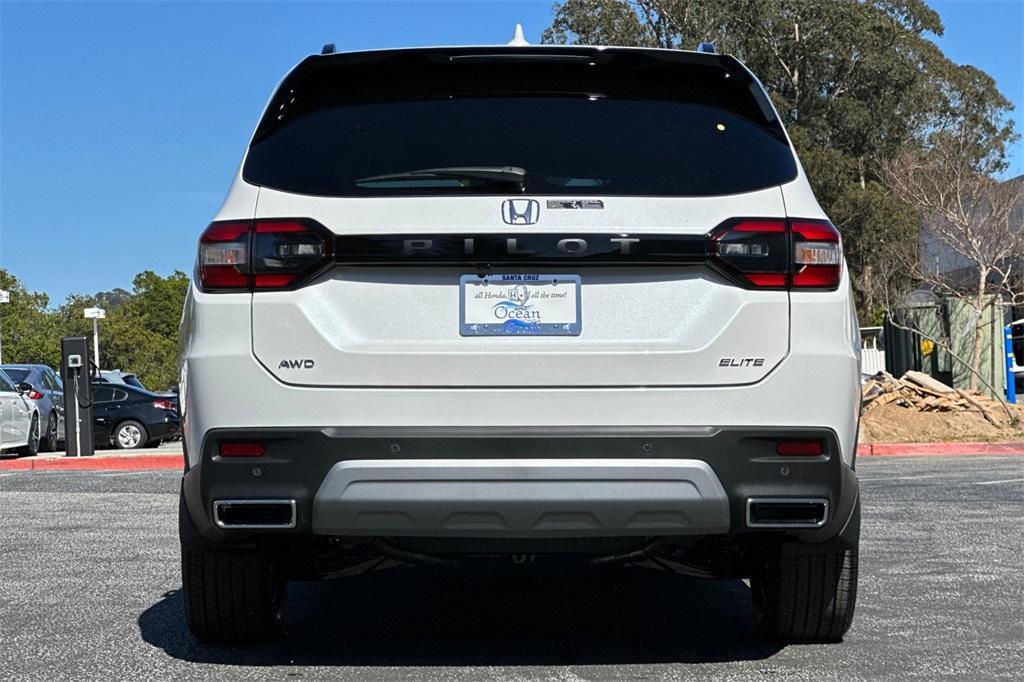 new 2025 Honda Pilot car, priced at $54,985
