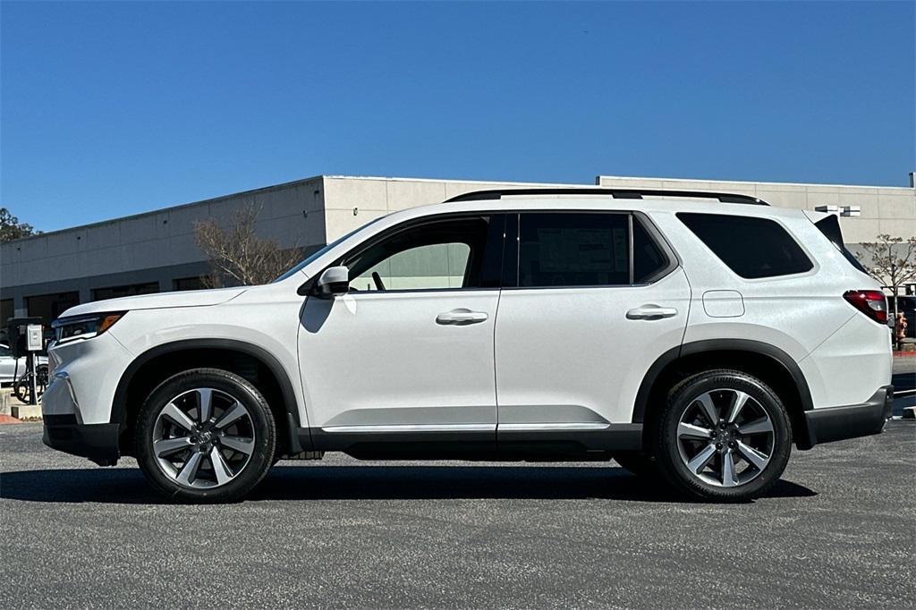 new 2025 Honda Pilot car, priced at $54,985