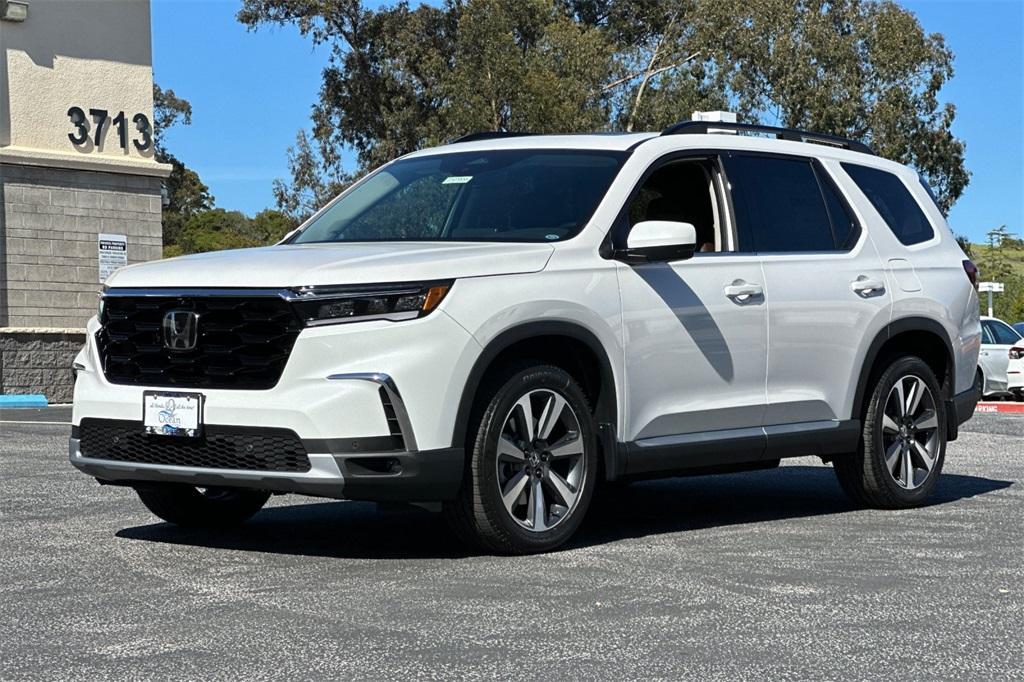 new 2025 Honda Pilot car, priced at $54,985