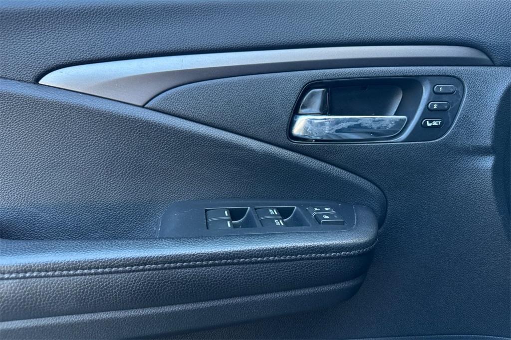 used 2021 Honda Pilot car, priced at $27,589