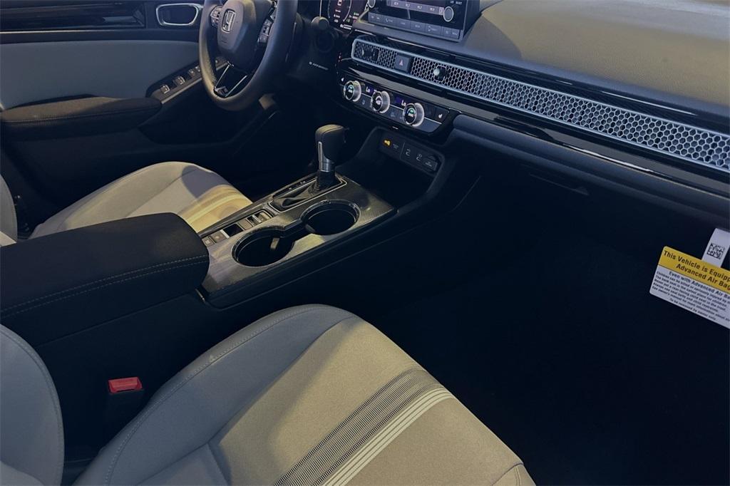 new 2025 Honda Civic Hybrid car, priced at $30,100