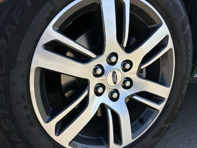 used 2023 Ford Expedition car, priced at $39,142