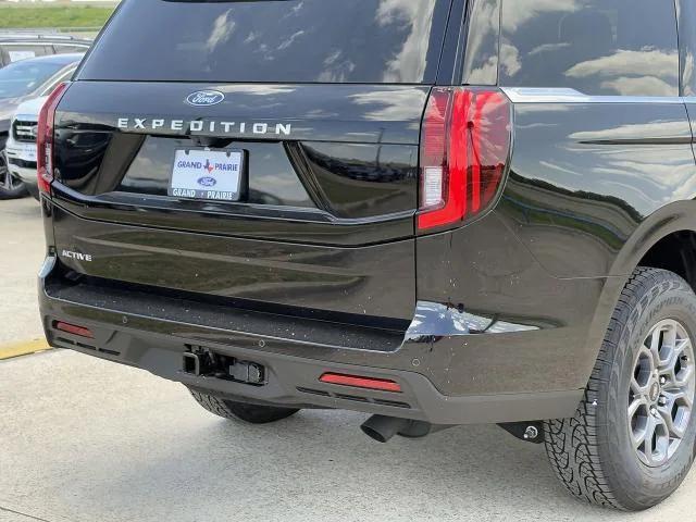 new 2025 Ford Expedition car, priced at $61,112