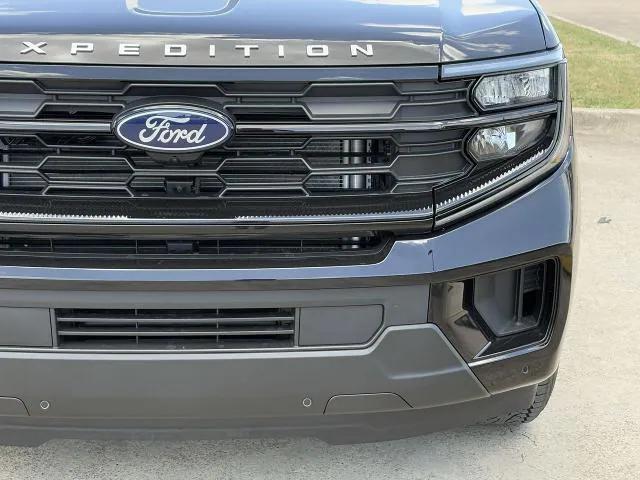 new 2025 Ford Expedition car, priced at $61,112