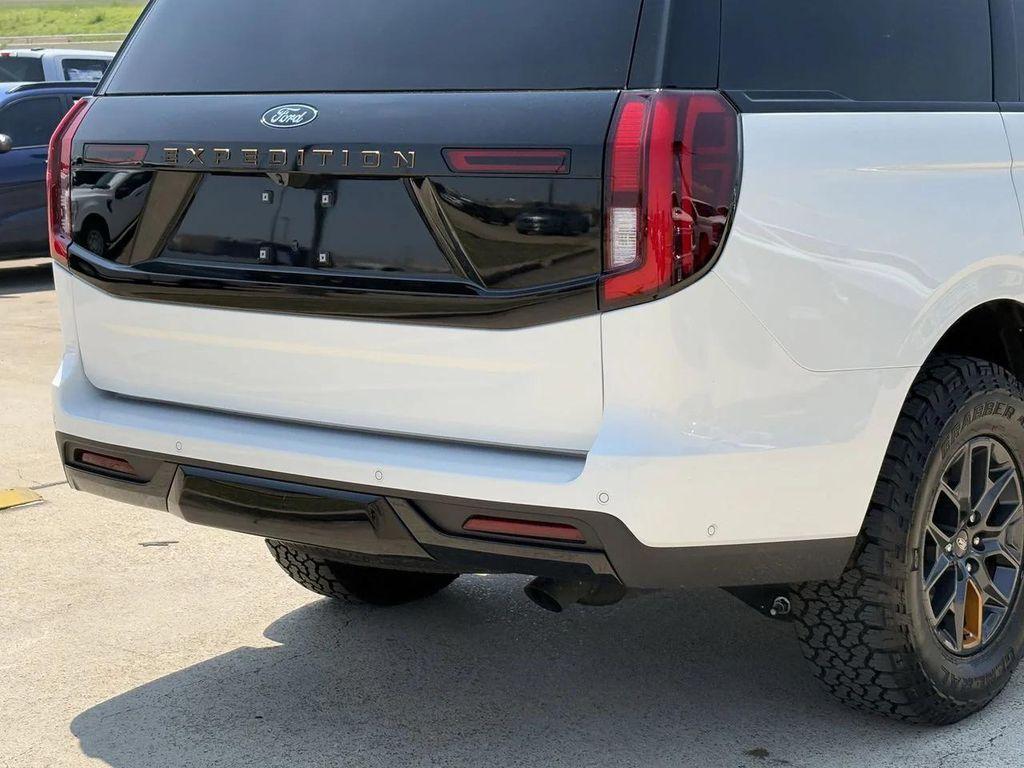 new 2025 Ford Expedition car, priced at $80,300