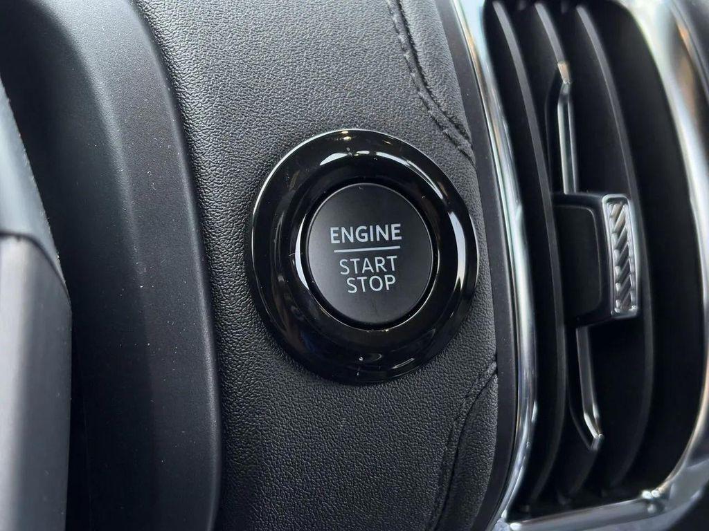 new 2025 Ford Expedition car, priced at $80,300