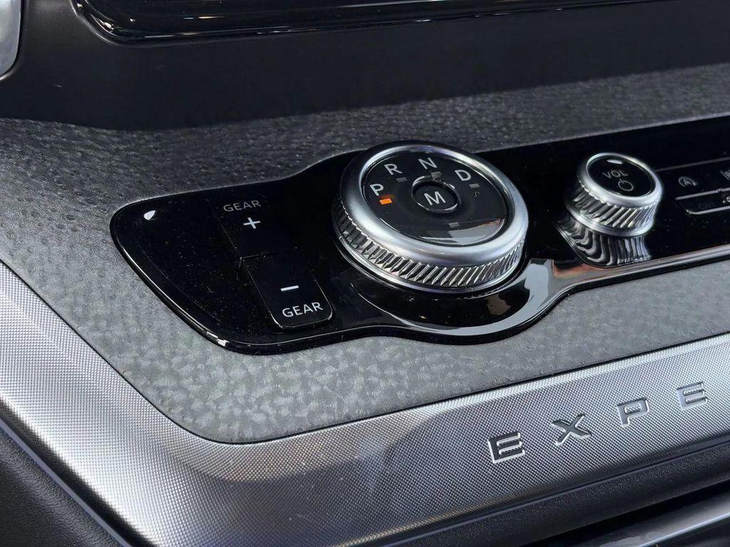 new 2025 Ford Expedition car, priced at $80,300